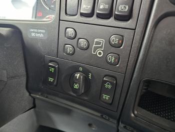 R440 8x2*6 / FASSI 90 t/m CRANE / KRAN